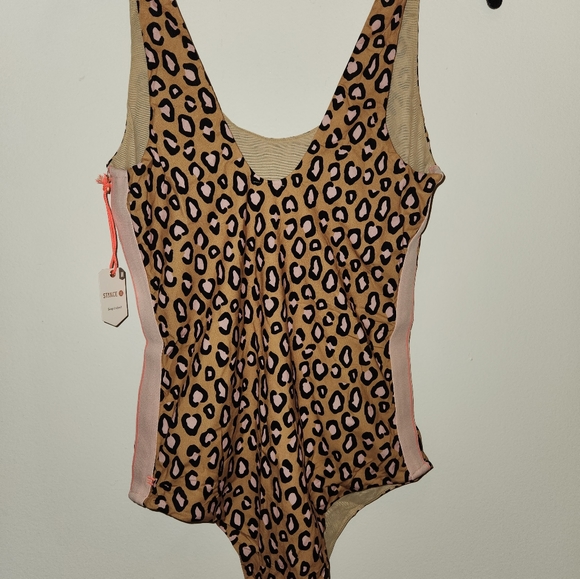 Stance Scoop Bodysuit - feline print - size M, NWT - Picture 3 of 6
